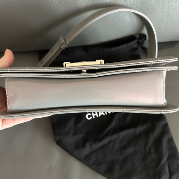 Chanel Boy Medium - Picture 9 of 16